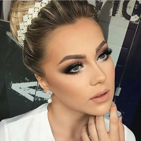 5 Best Evening Makeup Trends To Follow This Year In Tweed Heads