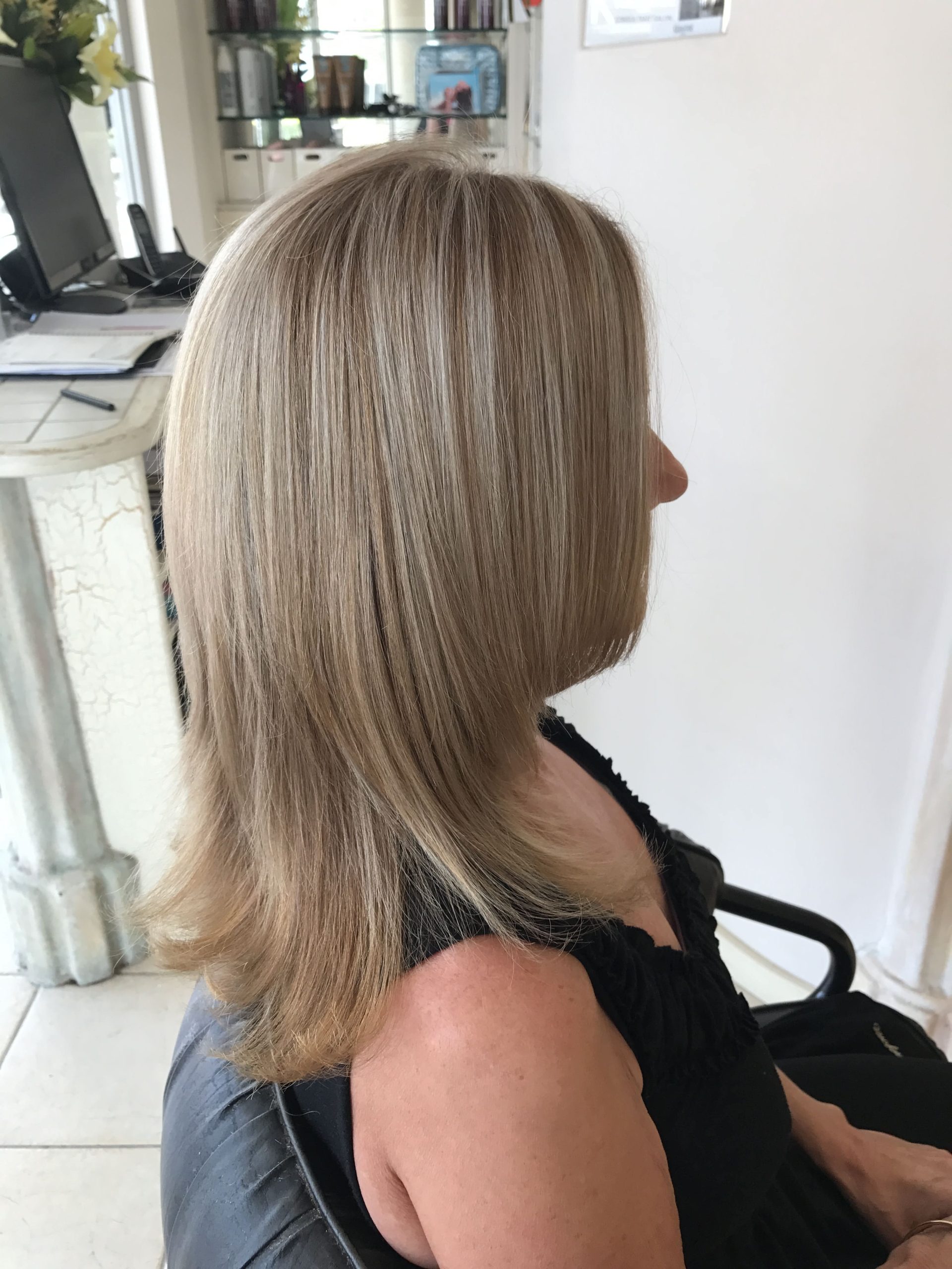 Semi demi as main colour and micro foils to soften the previous permanent colour